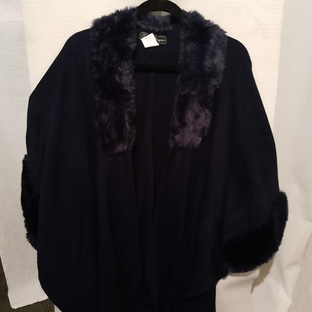 Navy blue poncho with arms and faux fur detail